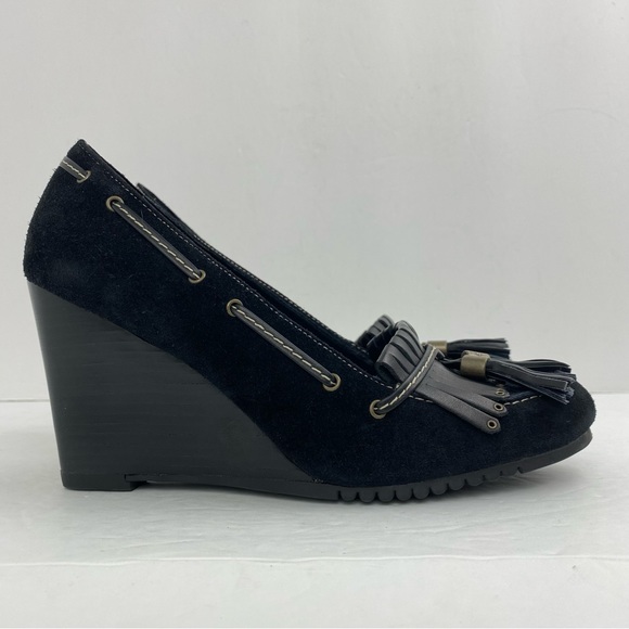 AEROSOLES Shoes - Aerosoles size 7.5 Women’s Black Suede Leather Wedge Heels